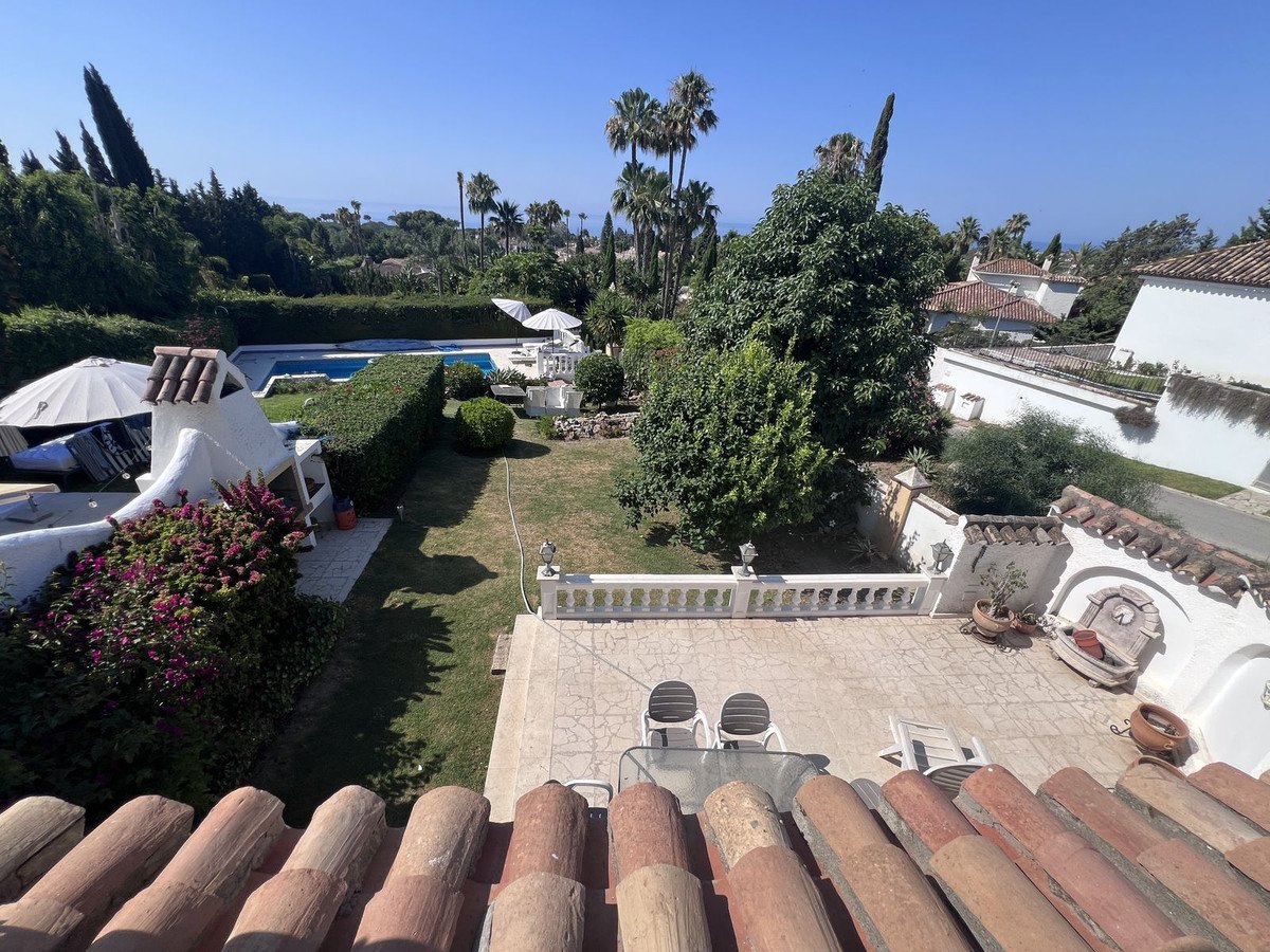 2 Bed Townhouse in El Paraiso