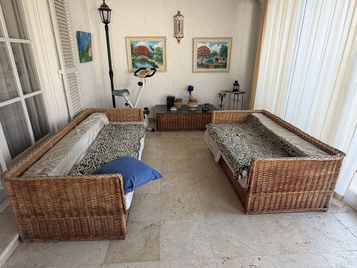 2 Bed Townhouse in El Paraiso
