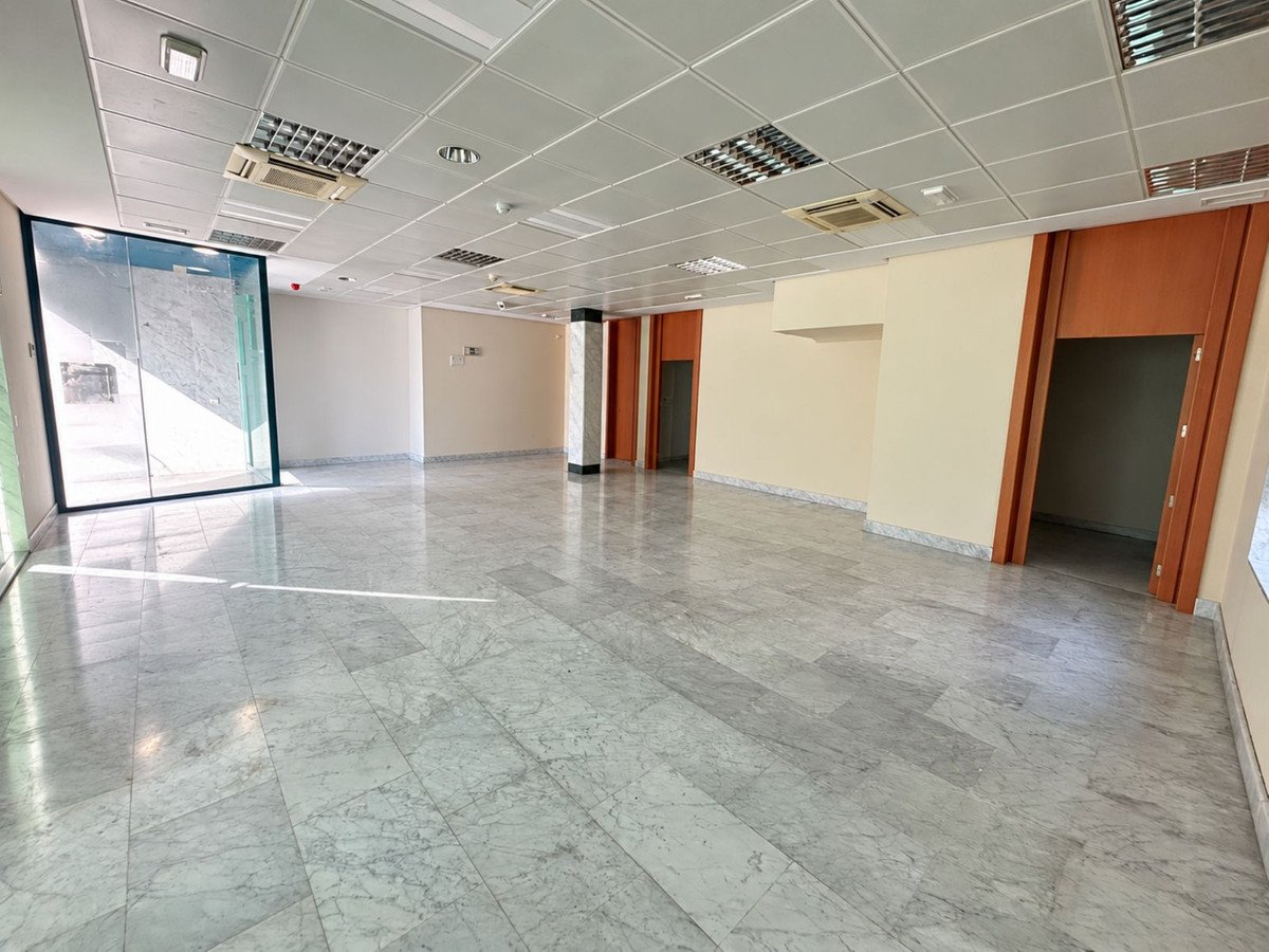5 Bed Detached Villa in Casares