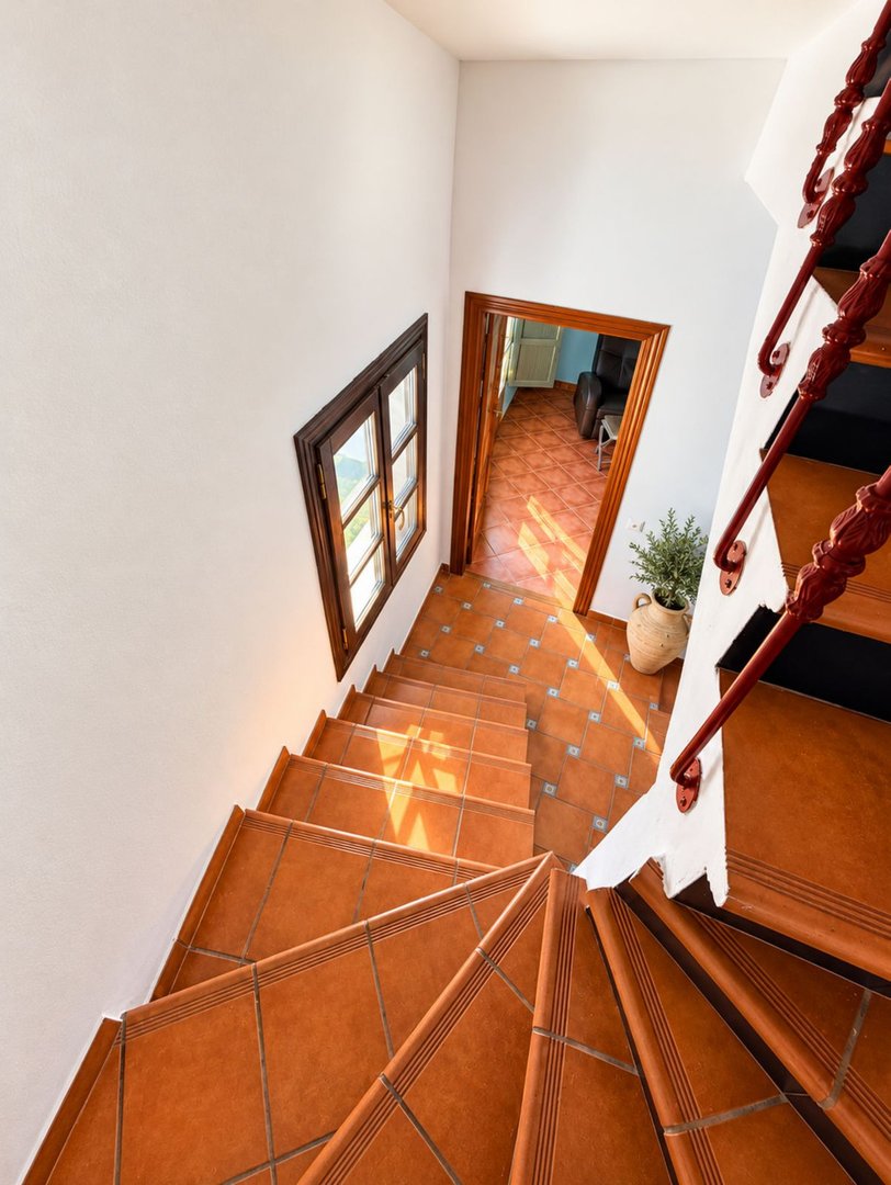 5 Bed Detached Villa in Casares