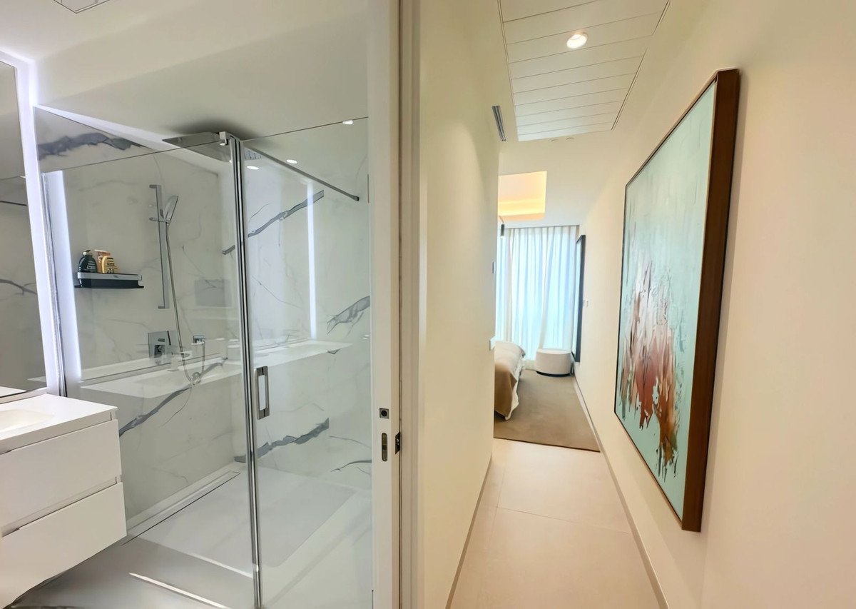 3 Bed Middle Floor Apartment in Estepona