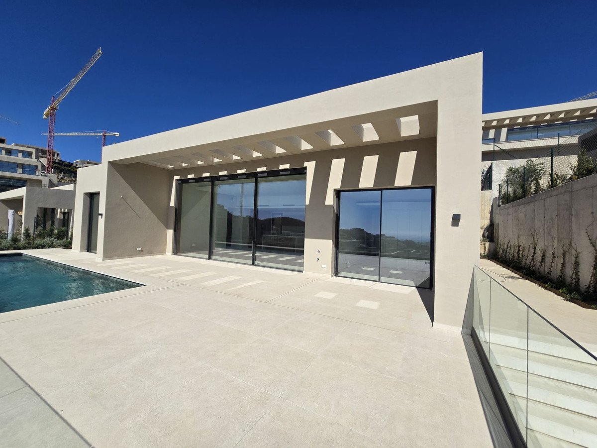 5 Bed Detached Villa in Benahavís