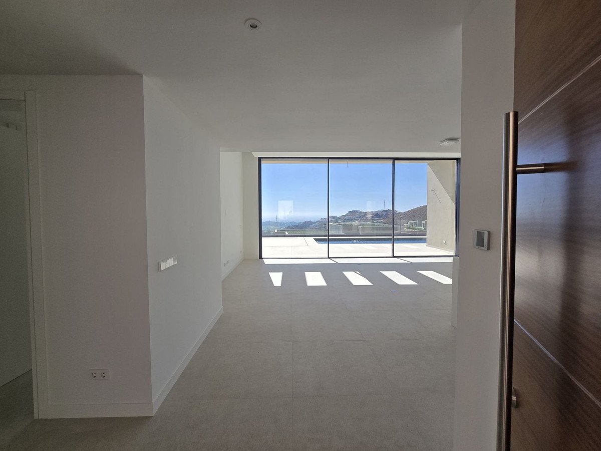 5 Bed Detached Villa in Benahavís