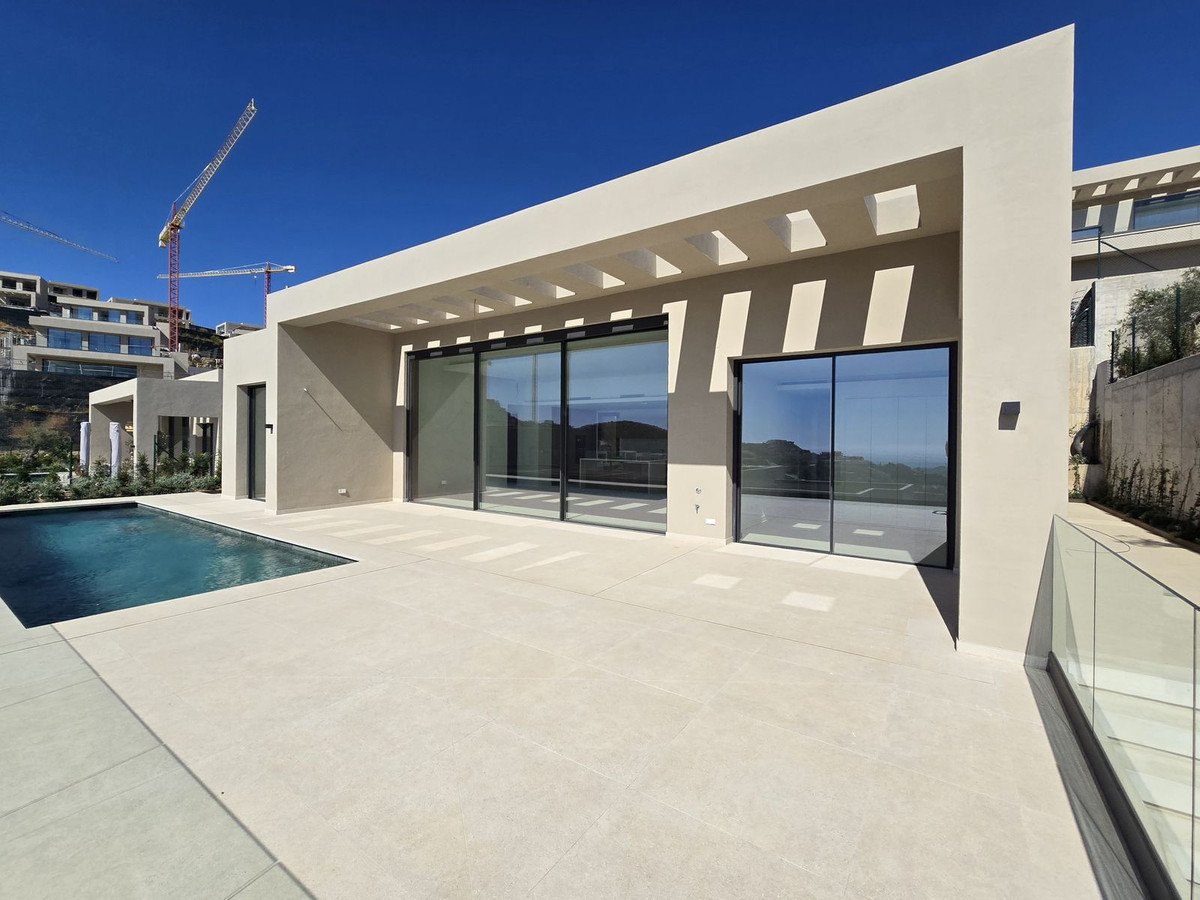 5 Bed Detached Villa in Benahavís
