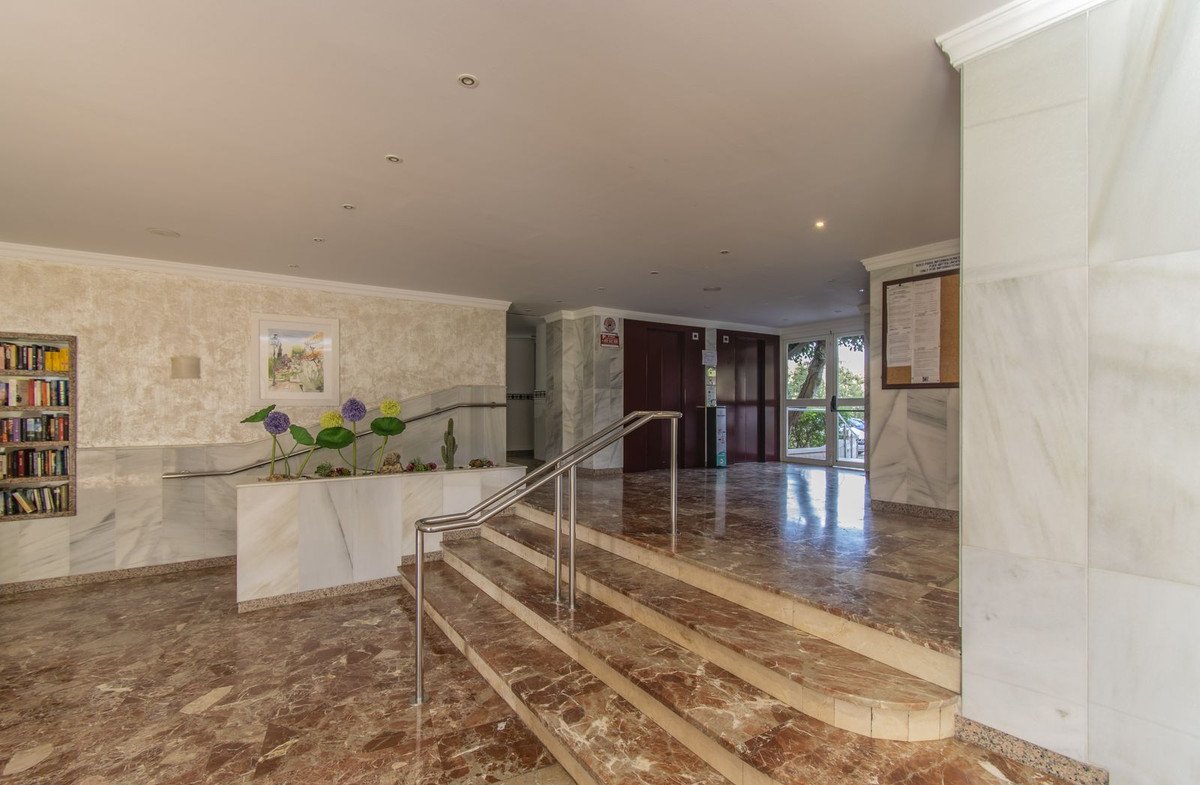 Middle Floor Studio in Marbesa