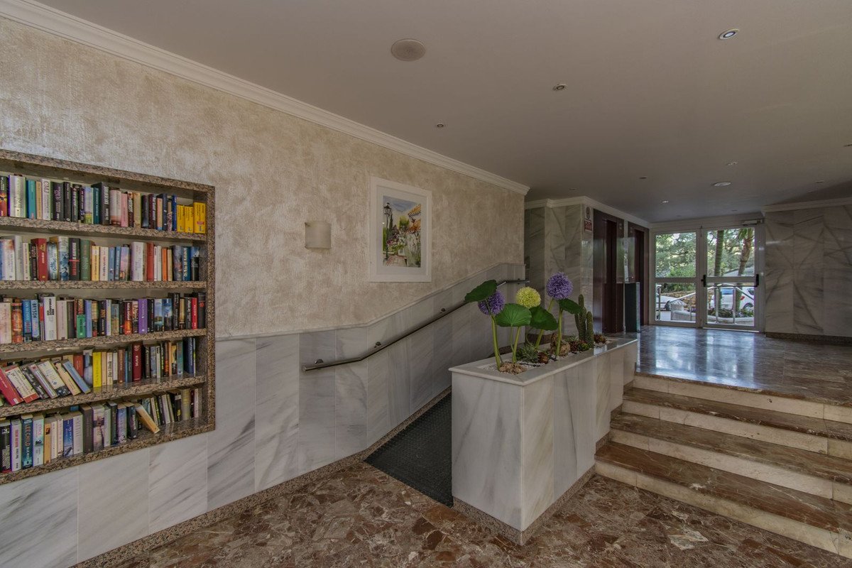 Middle Floor Studio in Marbesa