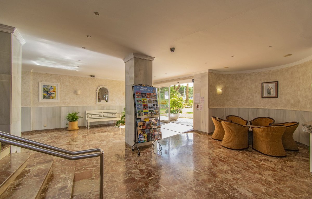 Middle Floor Studio in Marbesa