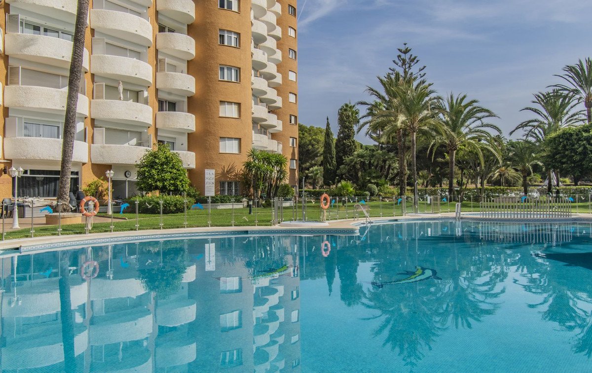 Middle Floor Studio in Marbesa