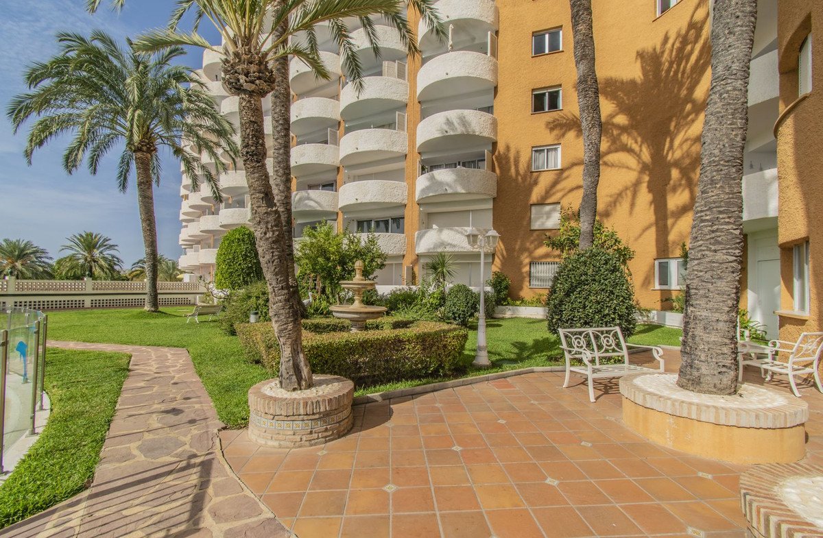 Middle Floor Studio in Marbesa