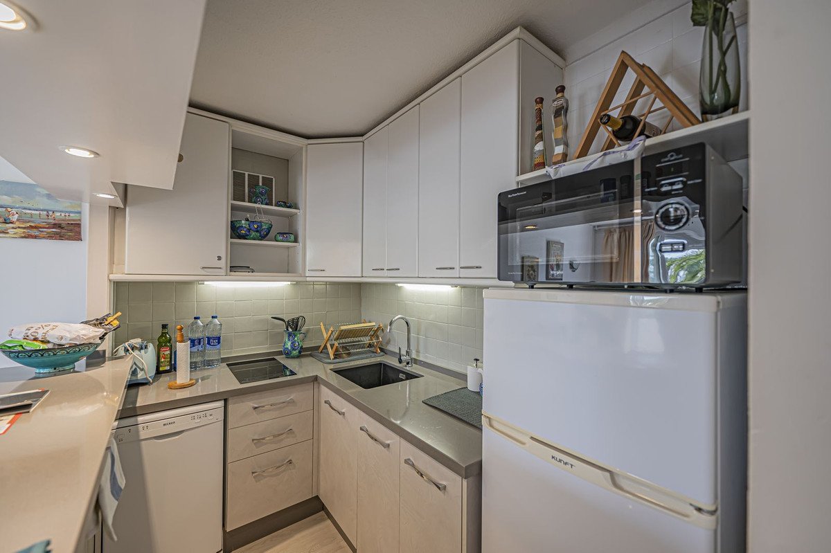 Middle Floor Studio in Marbesa