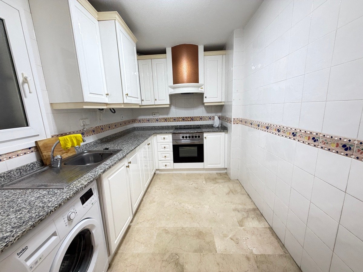 2 Bed Middle Floor Apartment in Villamartin