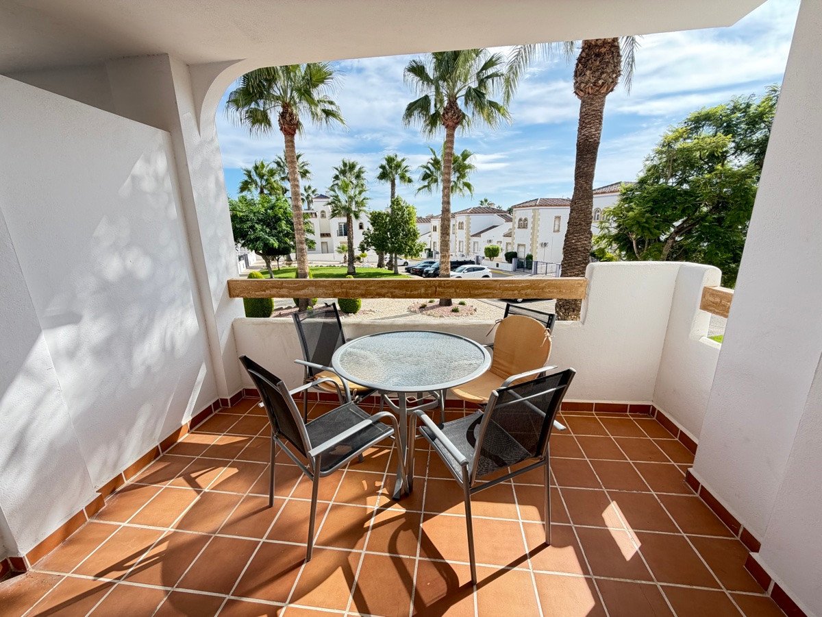 2 Bed Middle Floor Apartment in Villamartin