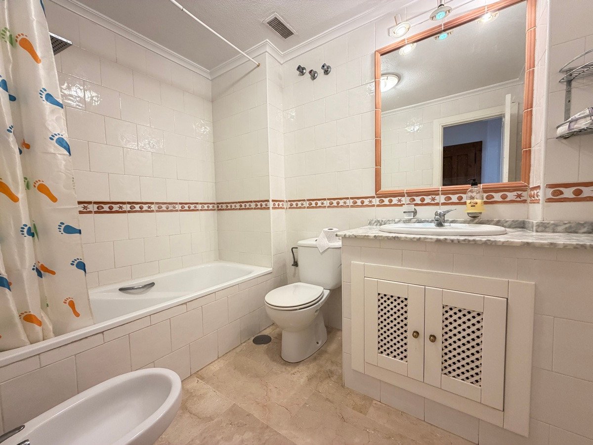 2 Bed Middle Floor Apartment in Villamartin