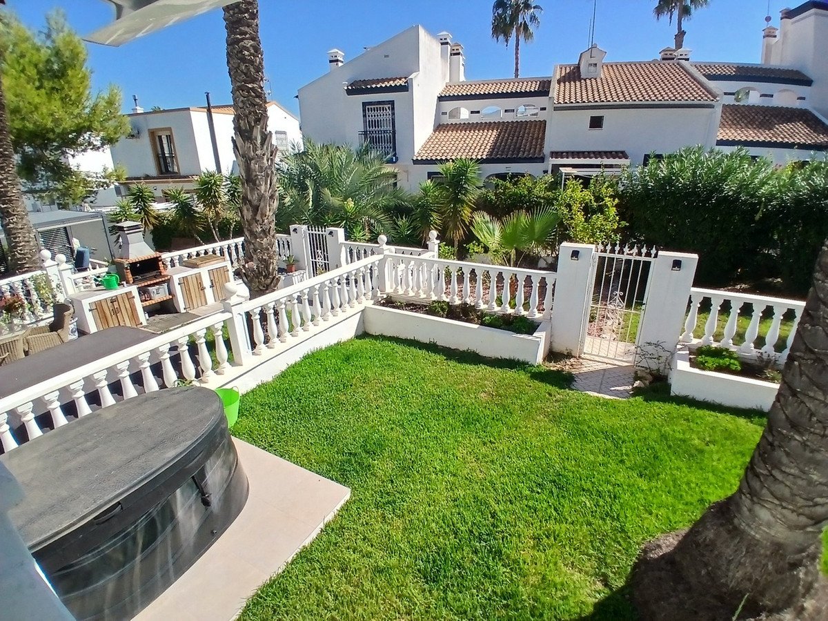 2 Bed Townhouse in Orihuela Costa