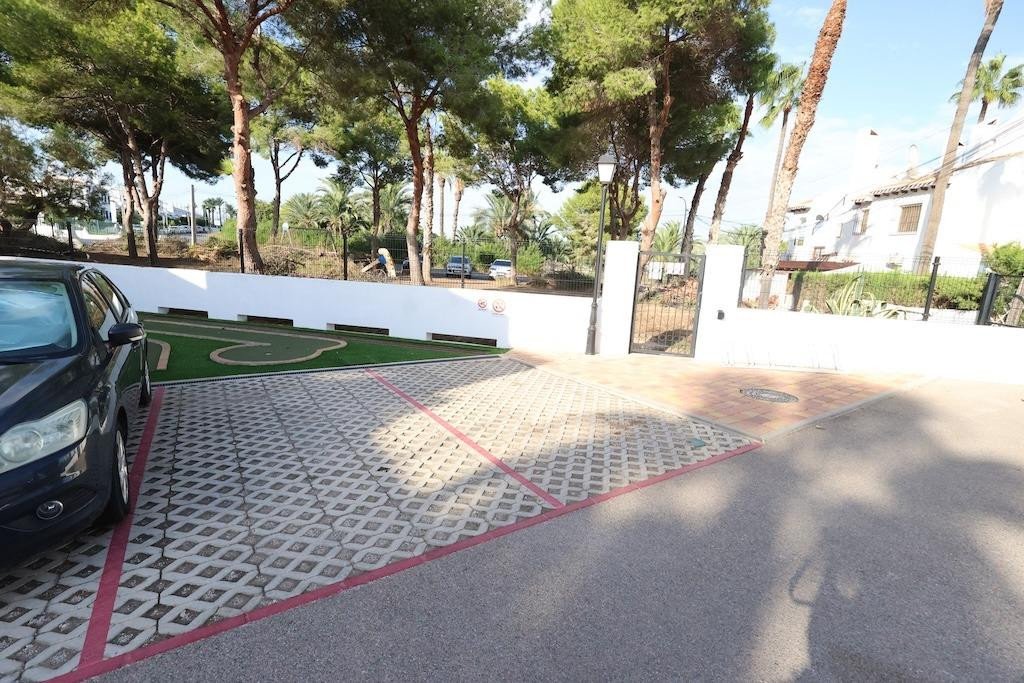 2 Bed Ground Floor Apartment in Orihuela Costa