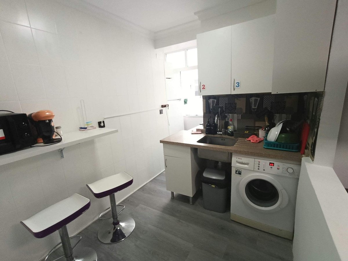 4 Bed Middle Floor Apartment in La Luz