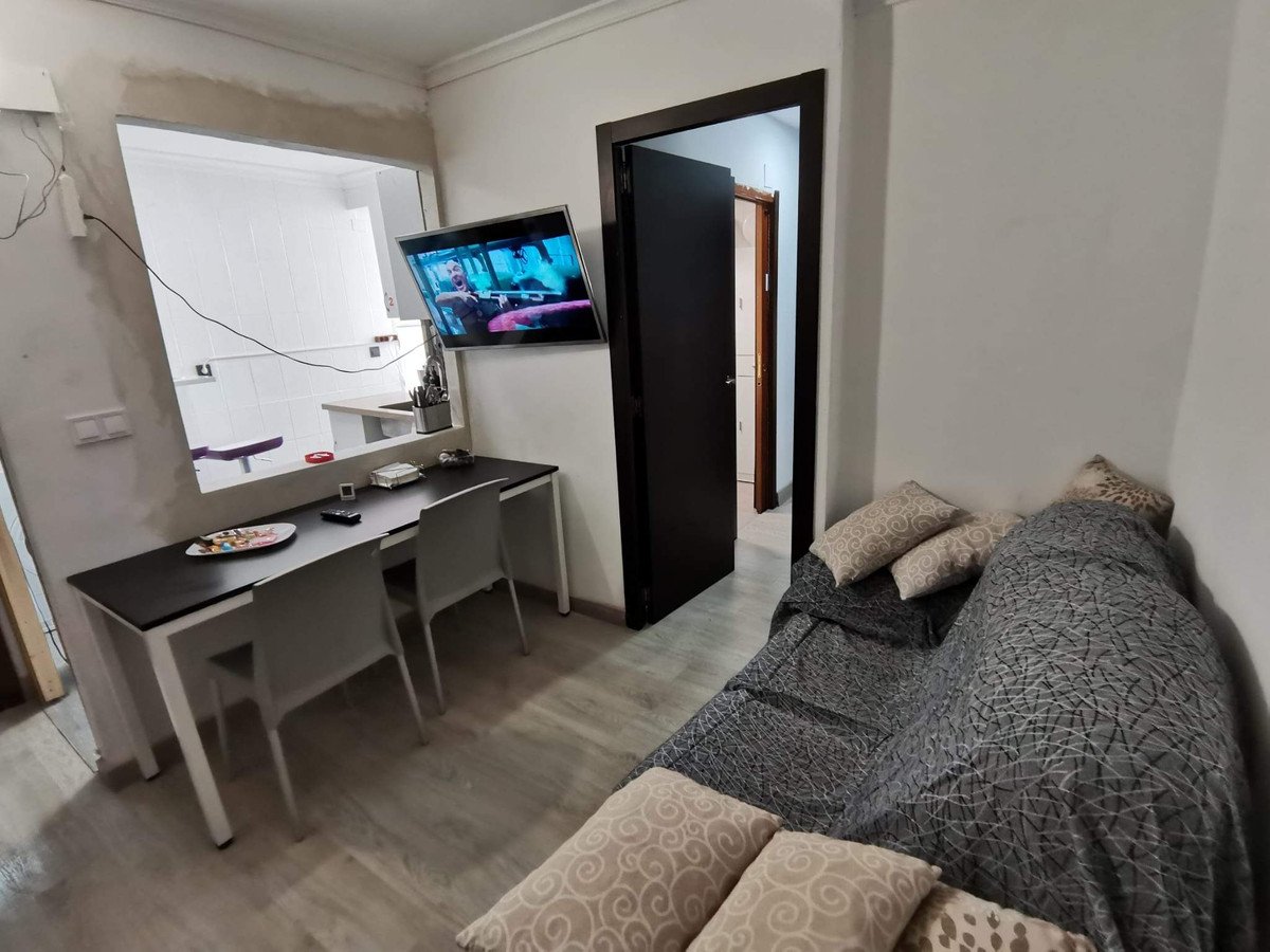 4 Bed Middle Floor Apartment in La Luz