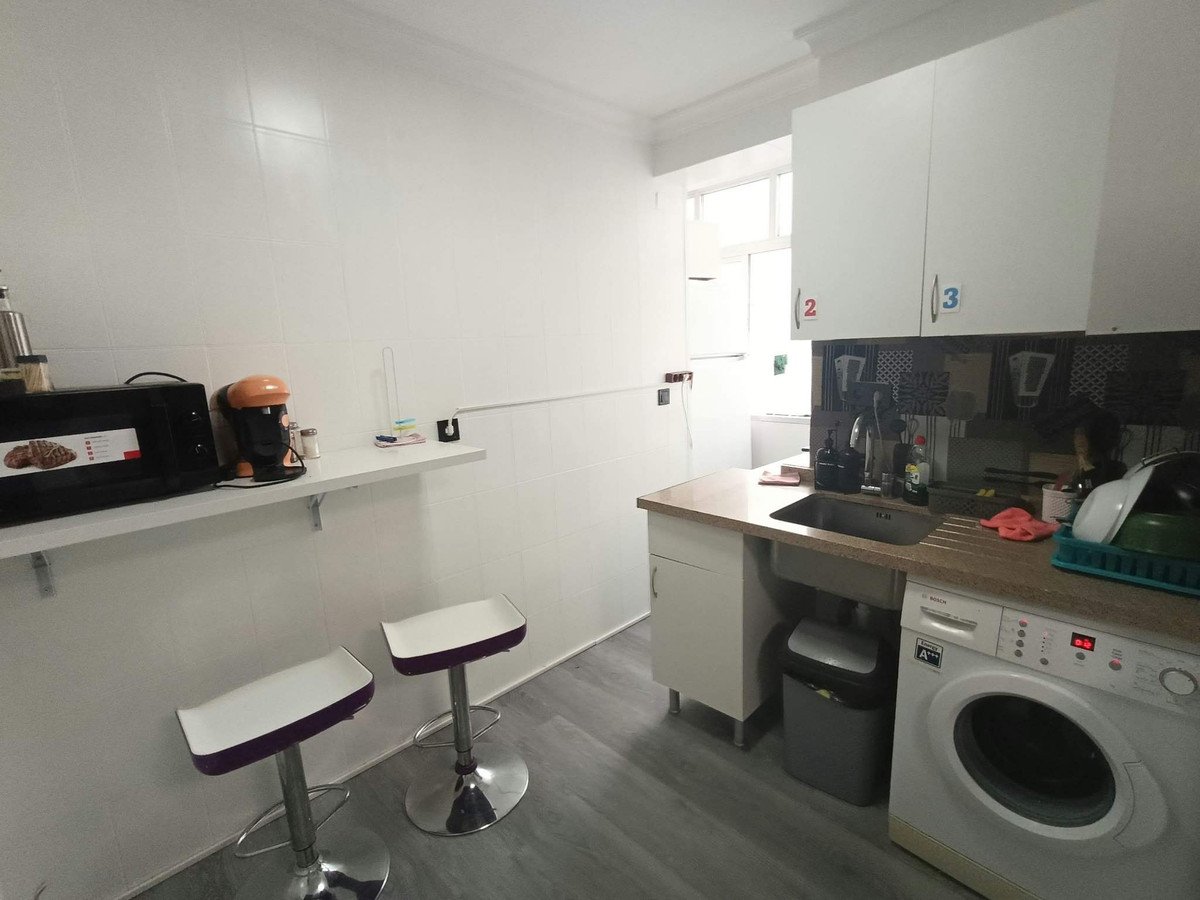4 Bed Middle Floor Apartment in La Luz