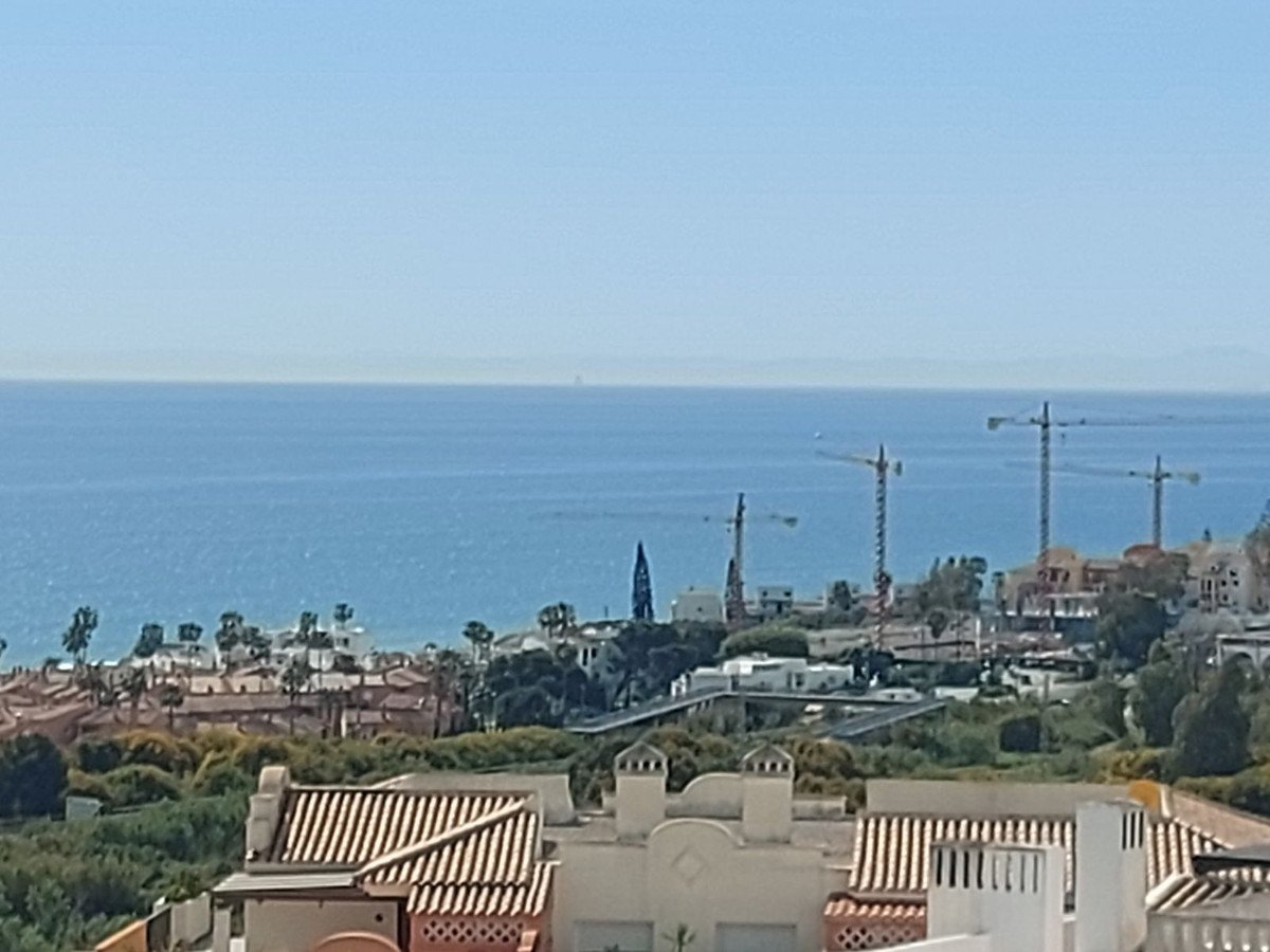 2 Bed Penthouse in La Duquesa