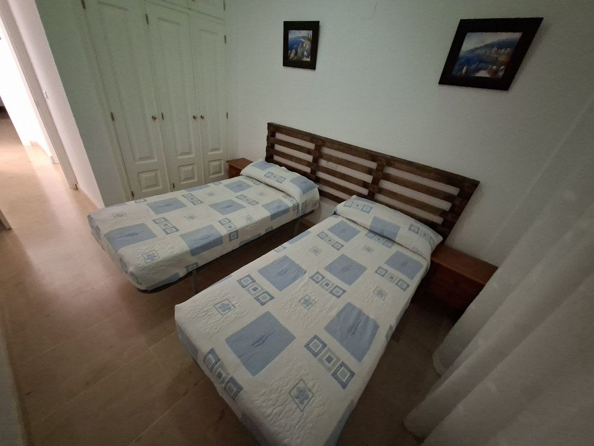 2 Bed Penthouse in La Duquesa