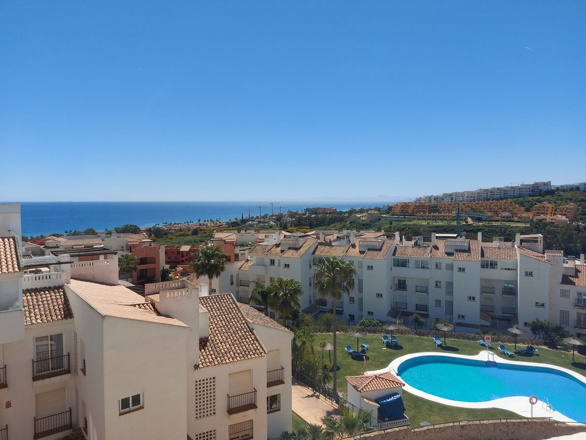2 Bed Penthouse in La Duquesa