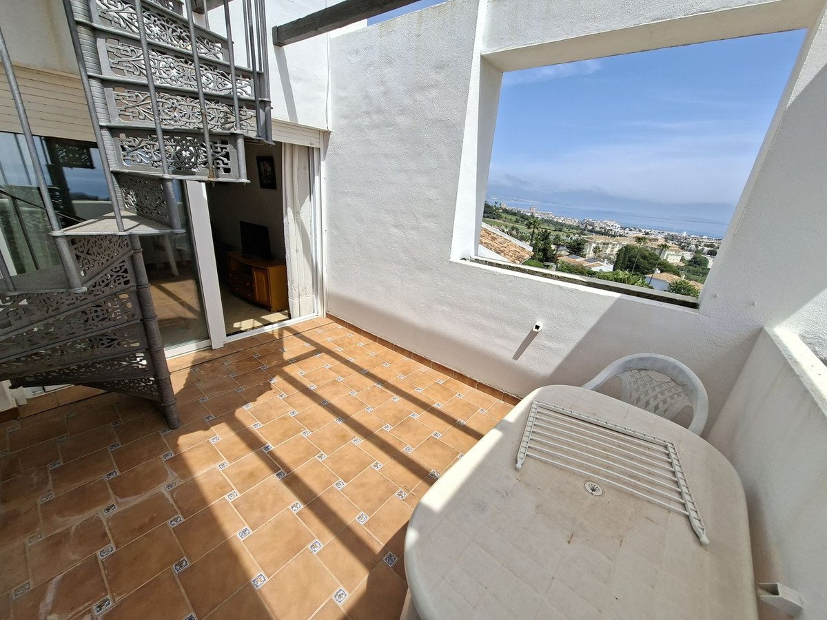2 Bed Penthouse in La Duquesa