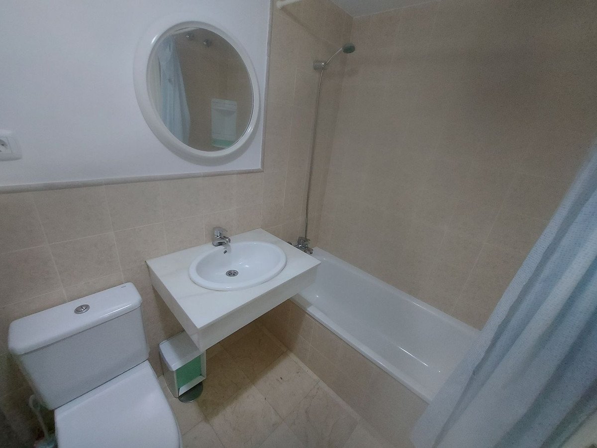 2 Bed Penthouse in La Duquesa