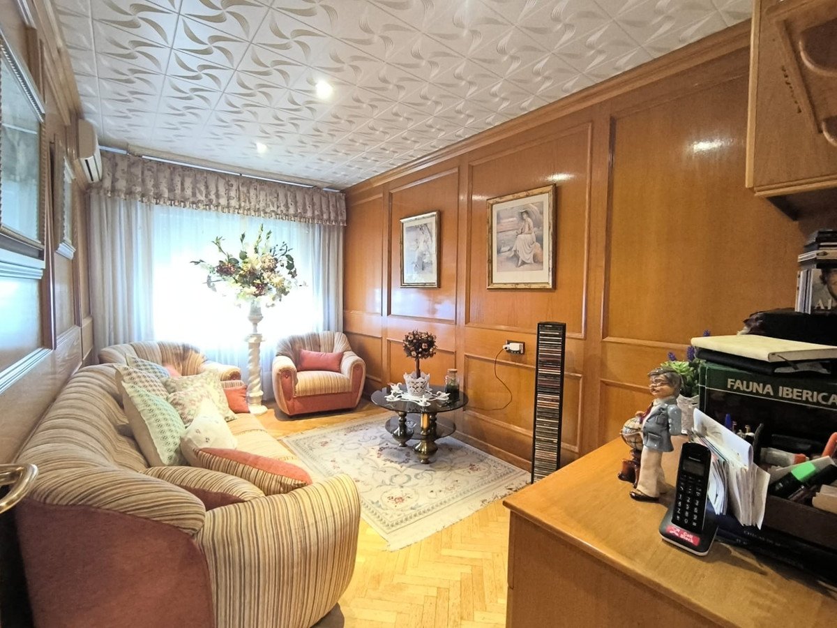 4 Bed Detached Villa in Sax
