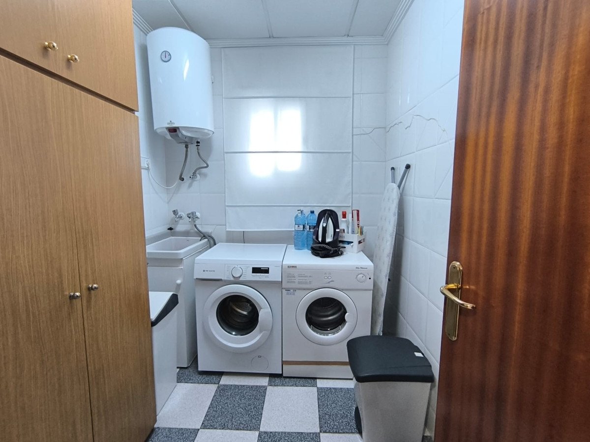 4 Bed Detached Villa in Sax