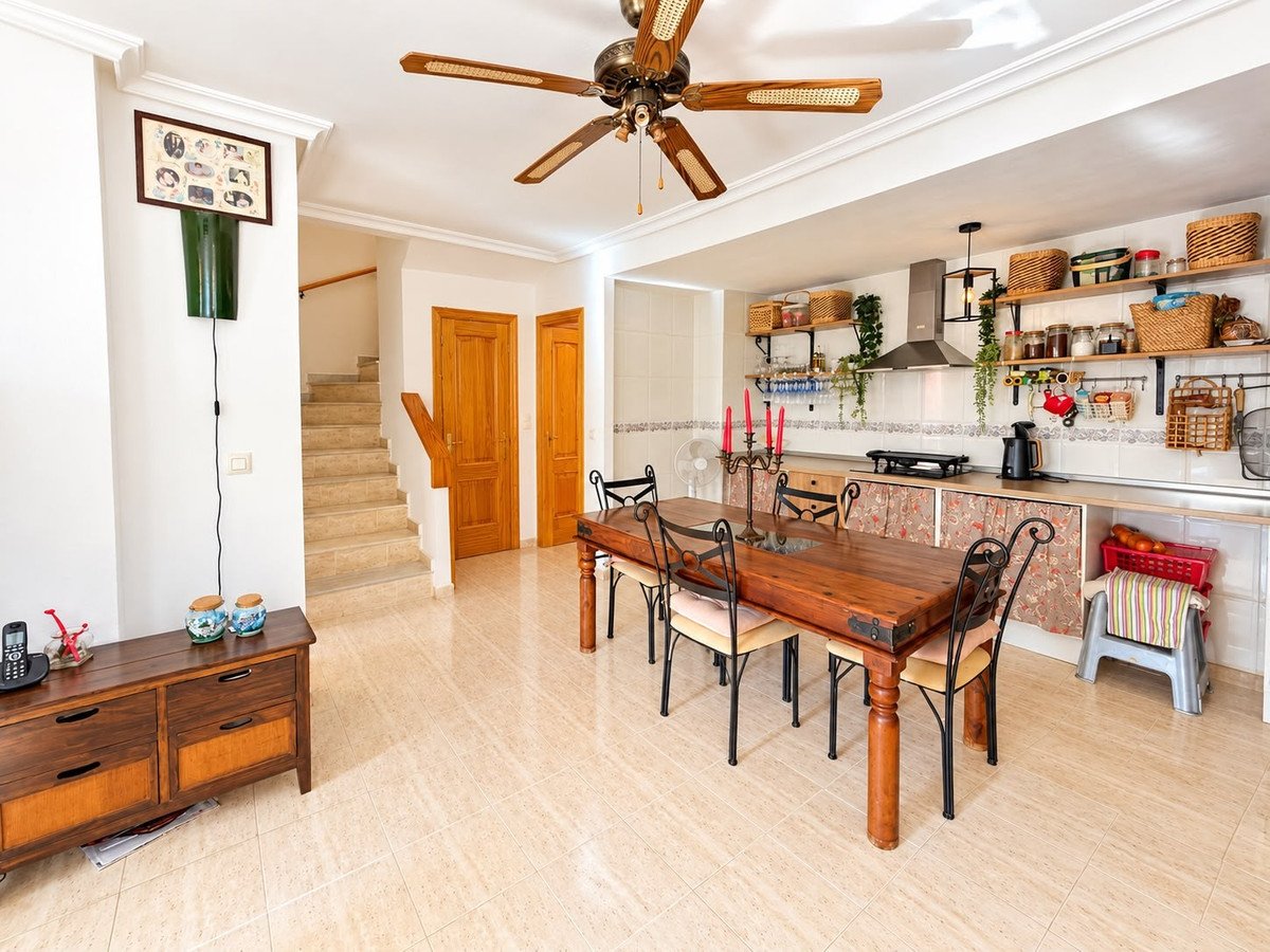 3 Bed Semi-Detached House in La Florida