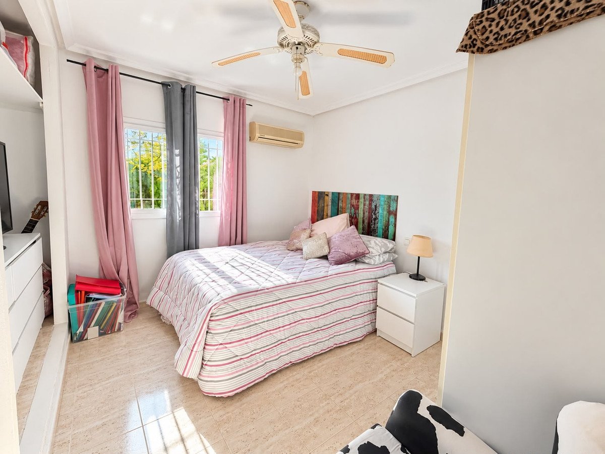 3 Bed Semi-Detached House in La Florida