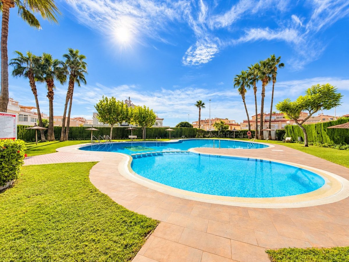3 Bed Semi-Detached House in La Florida