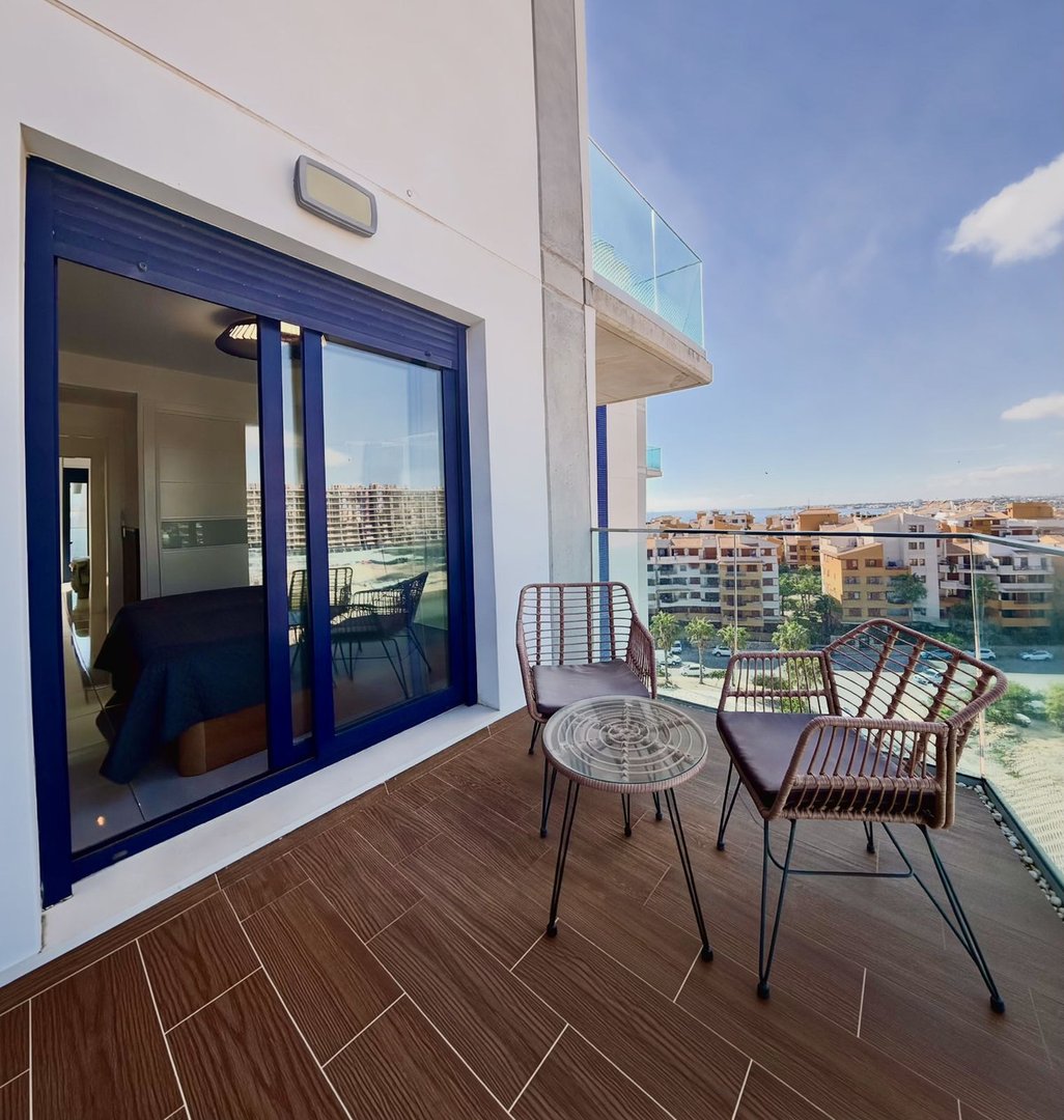 2 Bed Middle Floor Apartment in Punta Prima