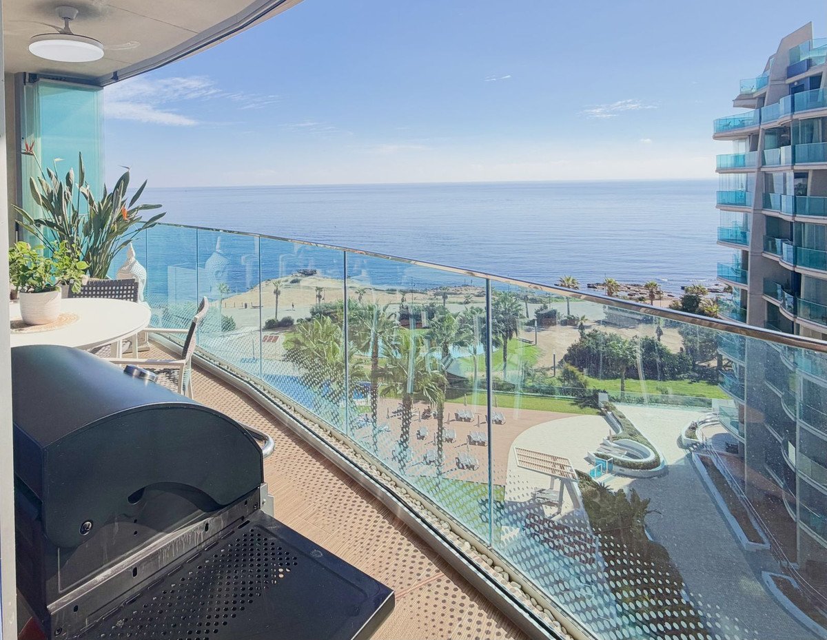 2 Bed Middle Floor Apartment in Punta Prima