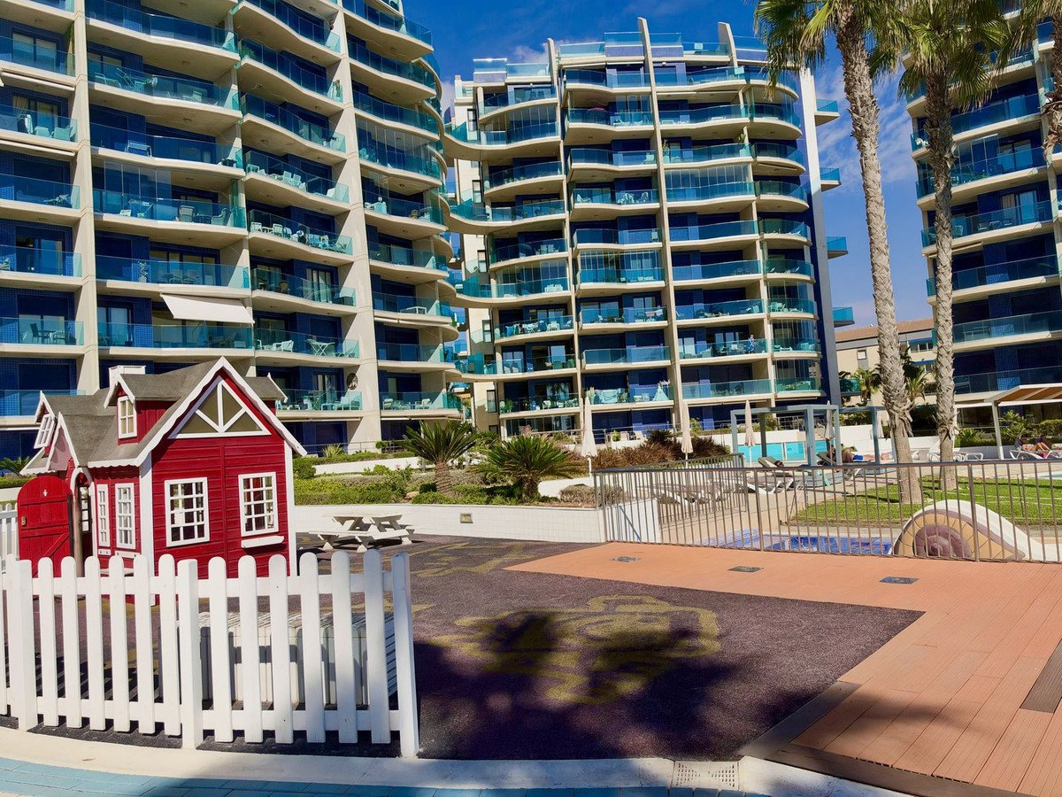 2 Bed Middle Floor Apartment in Punta Prima