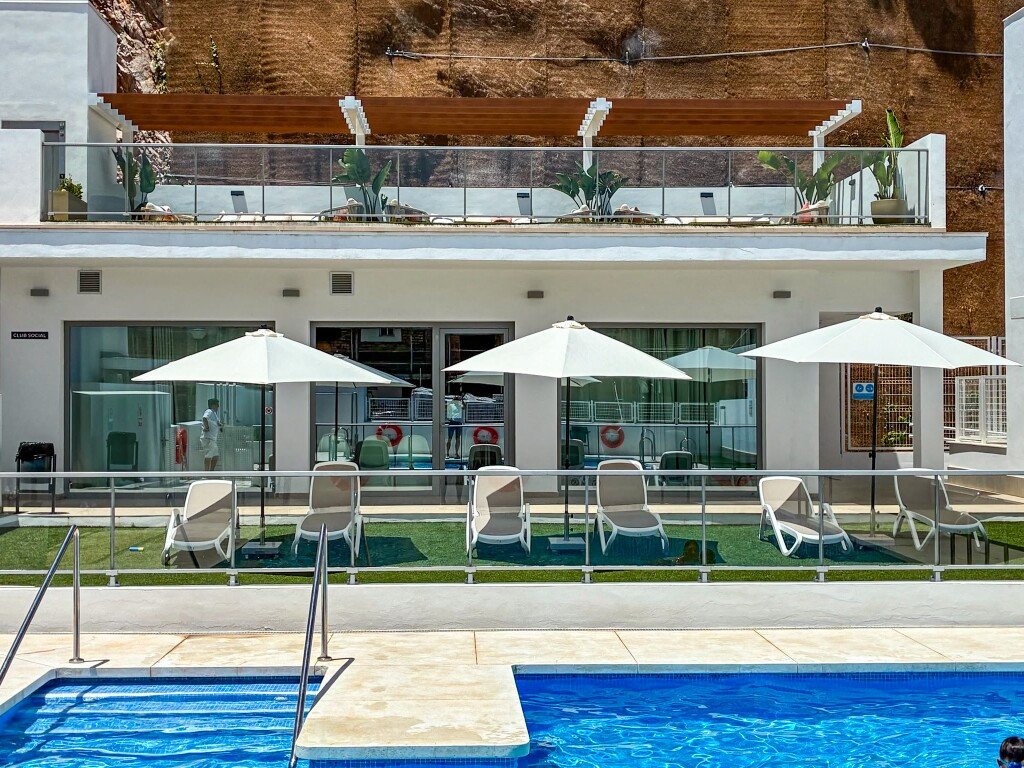 5 Bed Middle Floor Apartment in Benalmadena Pueblo
