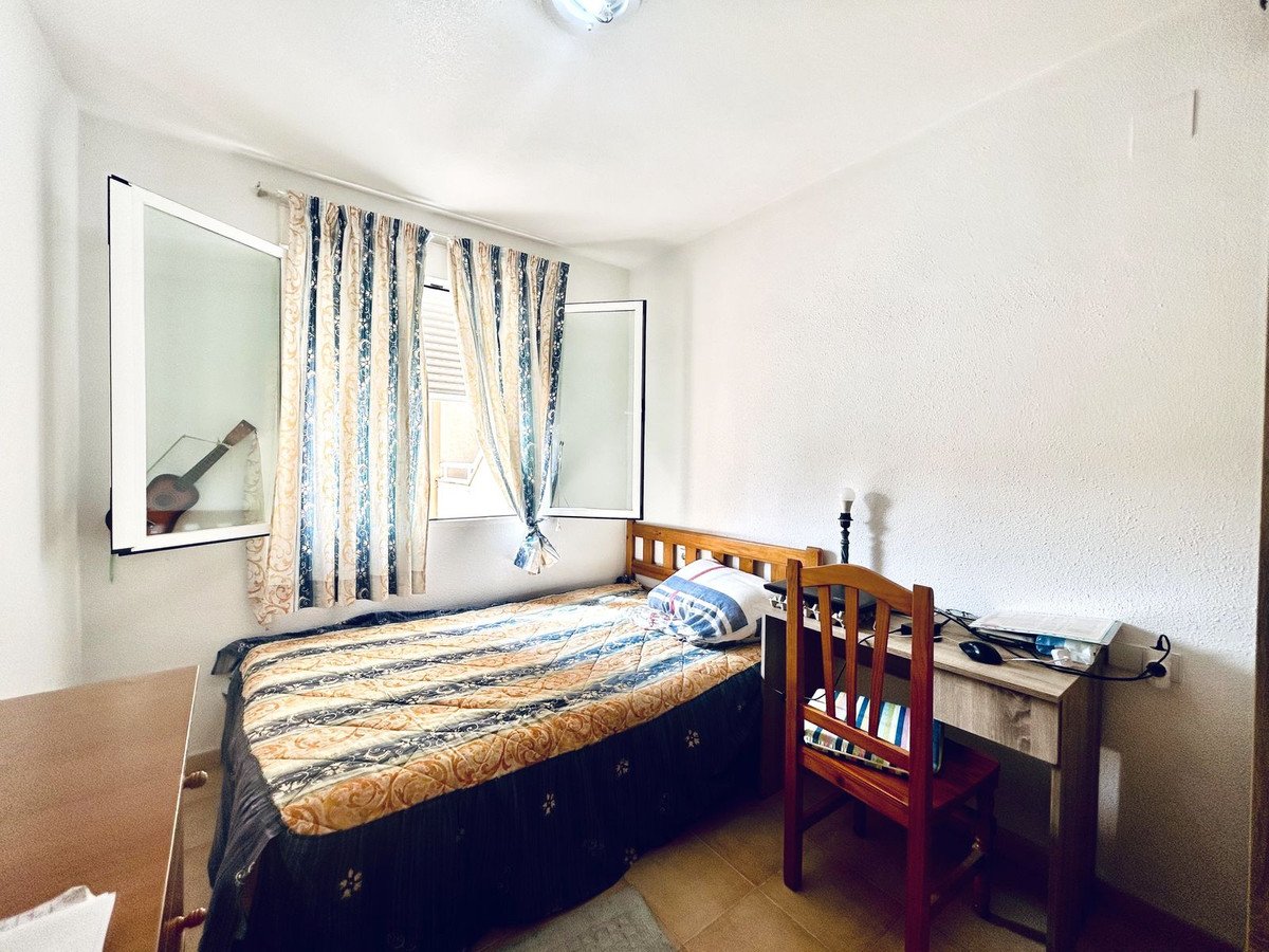 2 Bed Middle Floor Apartment in Torrevieja