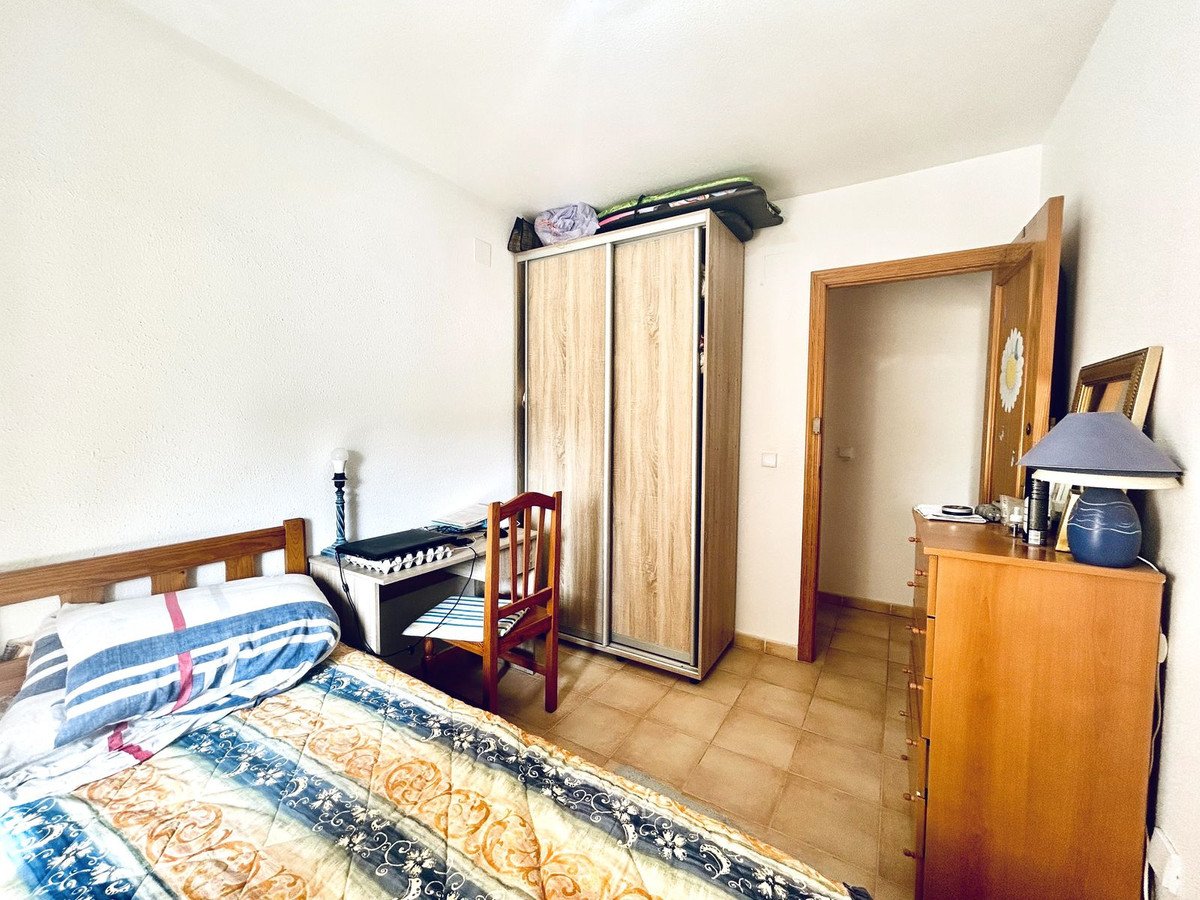 2 Bed Middle Floor Apartment in Torrevieja