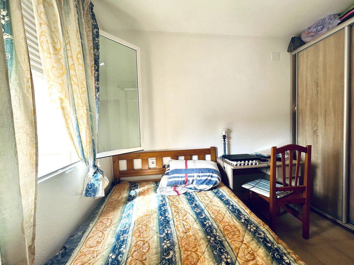 2 Bed Middle Floor Apartment in Torrevieja