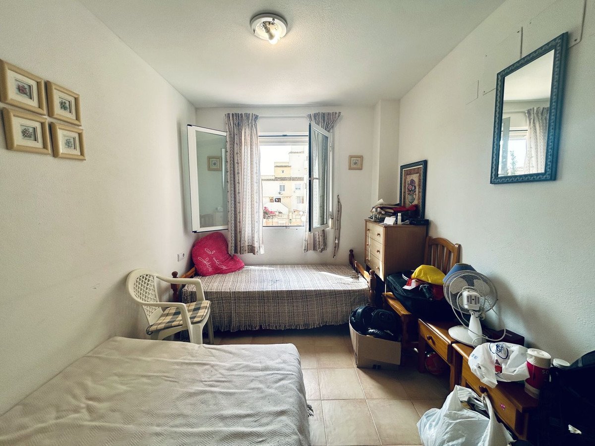 2 Bed Middle Floor Apartment in Torrevieja