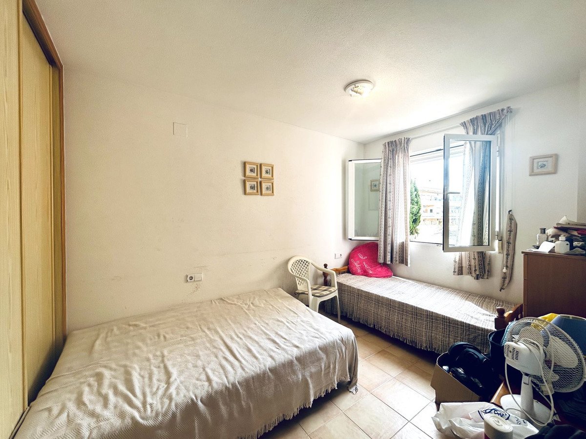 2 Bed Middle Floor Apartment in Torrevieja