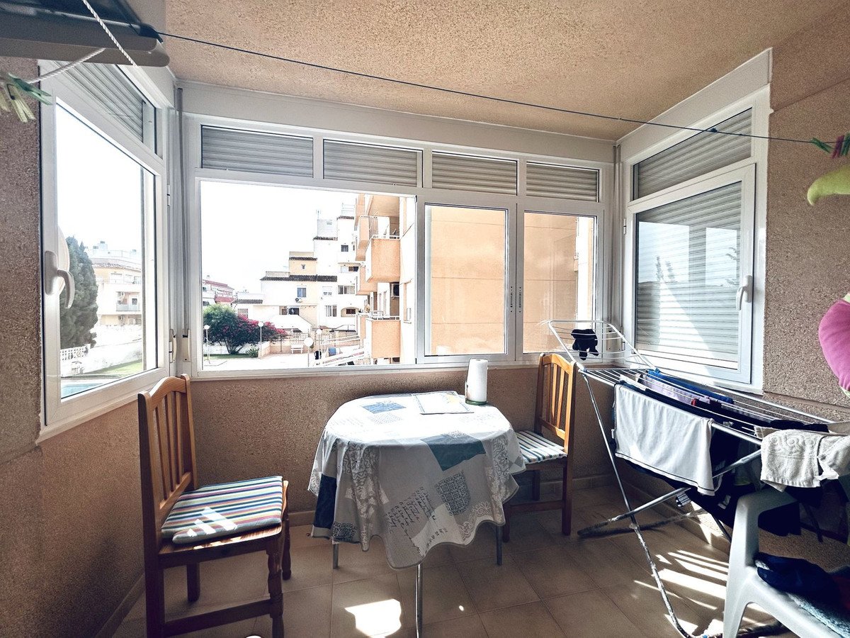 2 Bed Middle Floor Apartment in Torrevieja