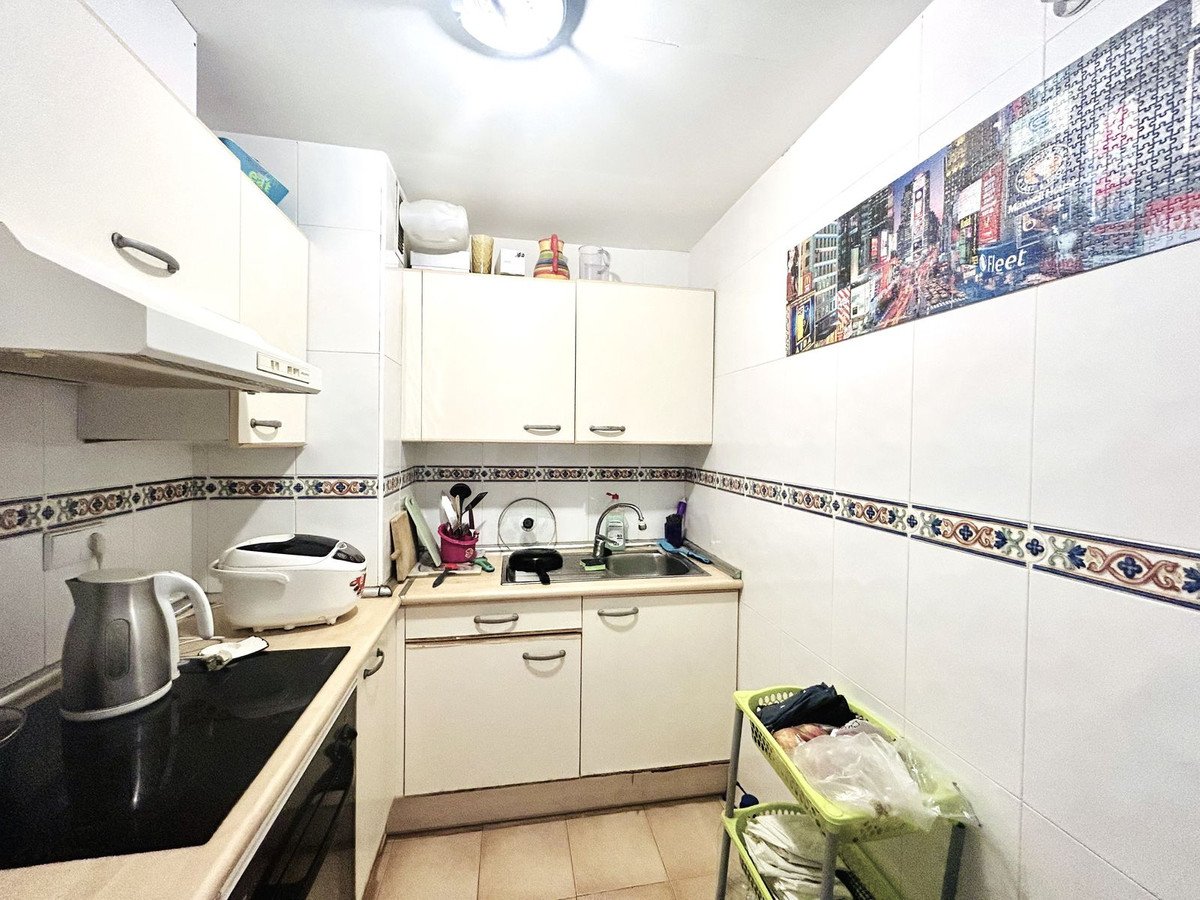 2 Bed Middle Floor Apartment in Torrevieja