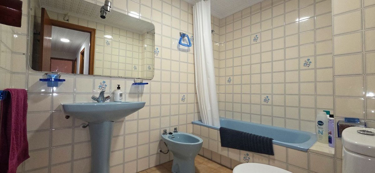 3 Bed Middle Floor Apartment in Torrevieja