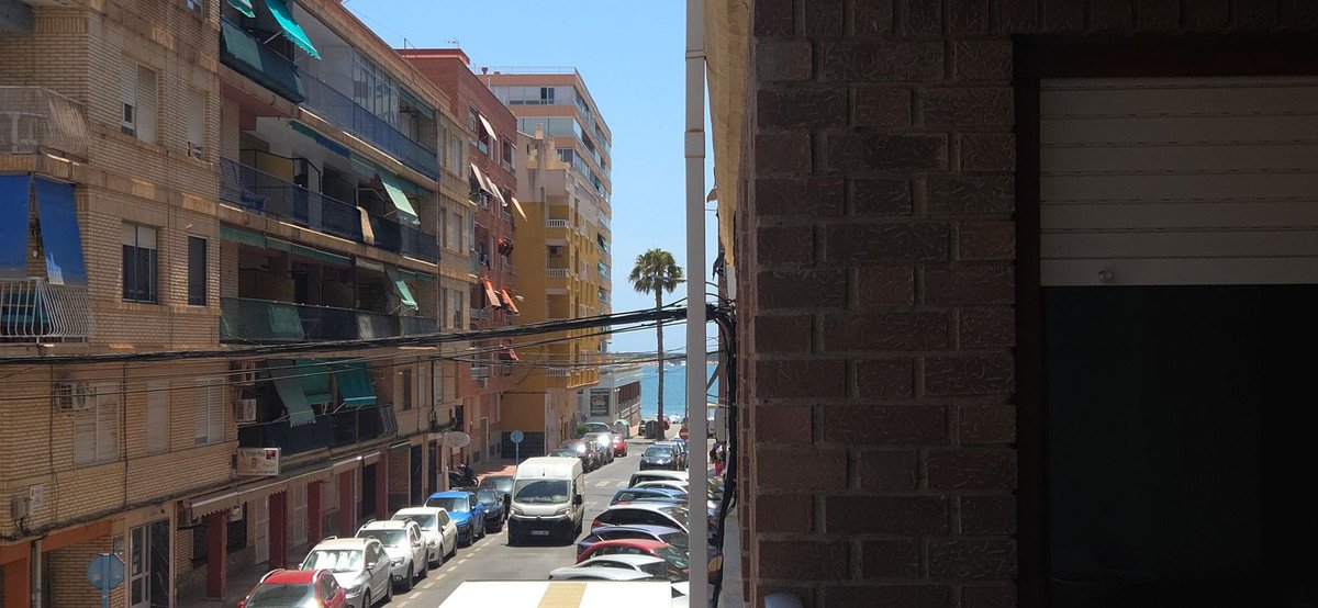 3 Bed Middle Floor Apartment in Torrevieja