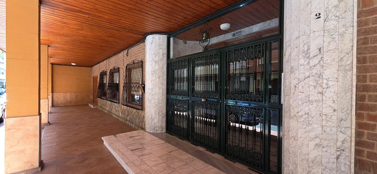 3 Bed Middle Floor Apartment in Torrevieja
