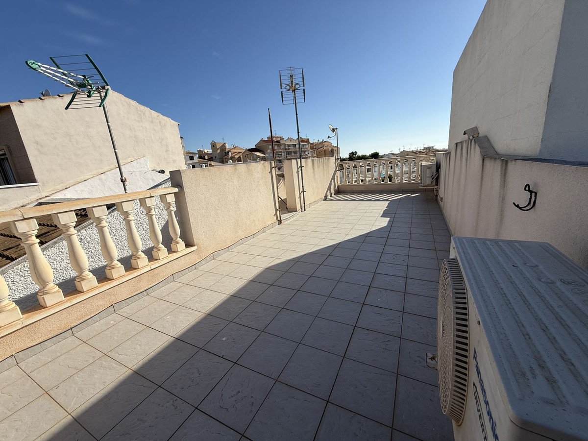 2 Bed Townhouse in Torrevieja