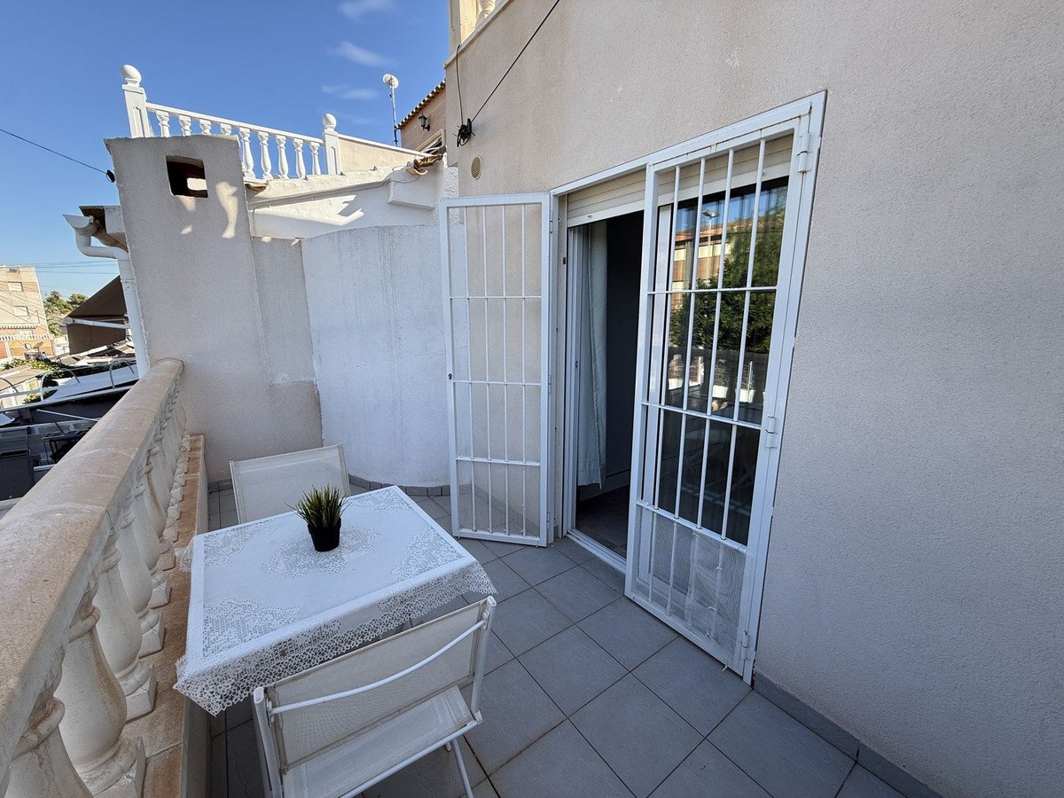 2 Bed Townhouse in Torrevieja