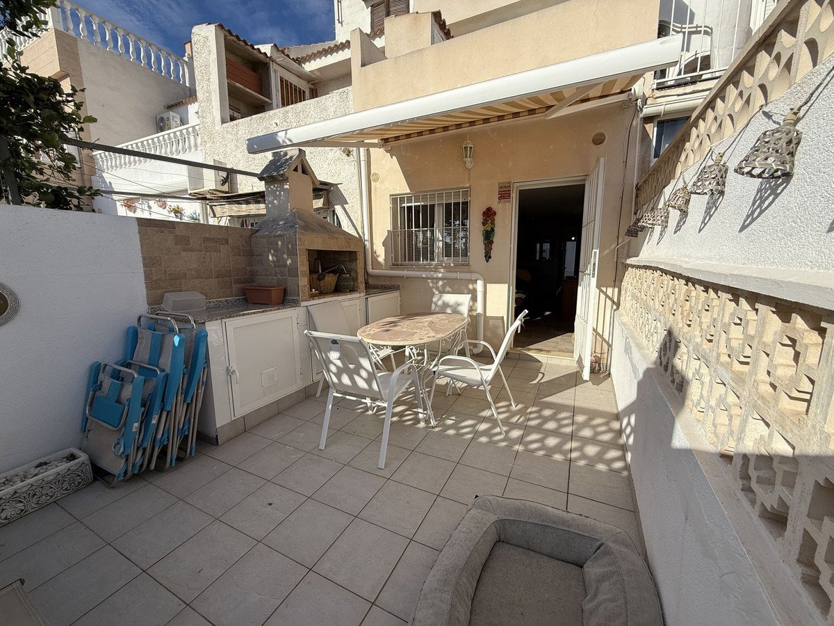 2 Bed Townhouse in Torrevieja