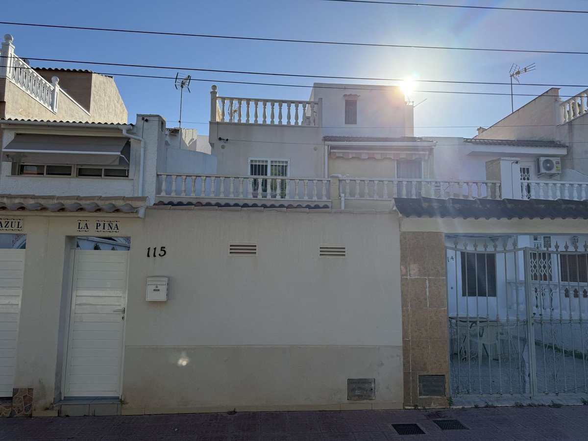 2 Bed Townhouse in Torrevieja